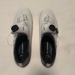 Shimano RC7 White and Black Cycling Shoes 43E